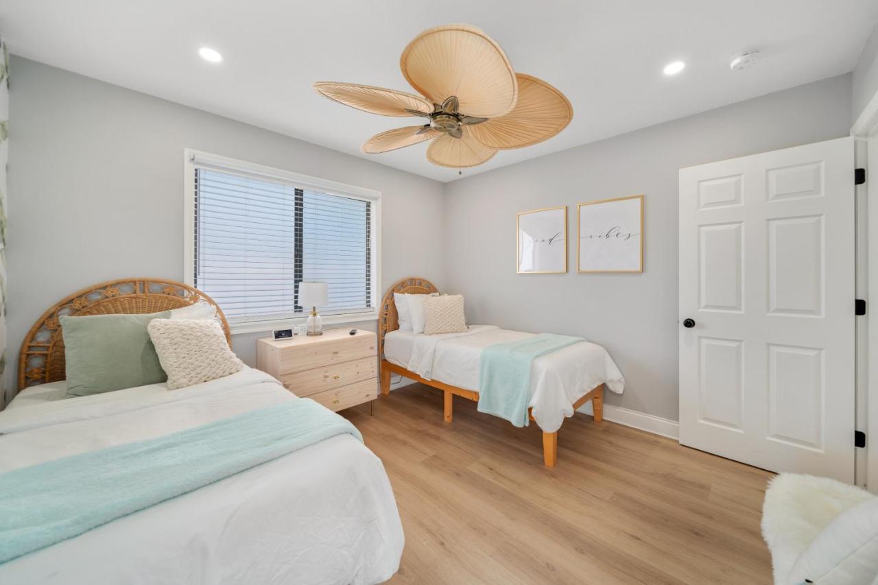 Luxury Villa 3 Blocks From The Beach With A Pool, Fire Pit And Outdoor Oasis Cape Canaveral Buitenkant foto