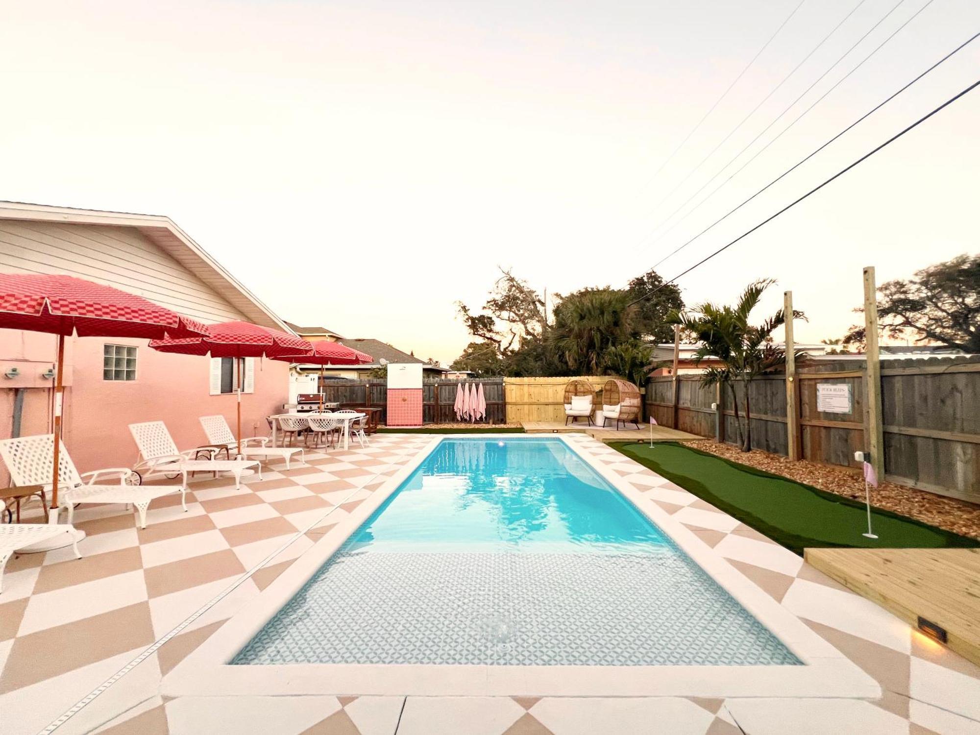 Luxury Villa 3 Blocks From The Beach With A Pool, Fire Pit And Outdoor Oasis Cape Canaveral Buitenkant foto